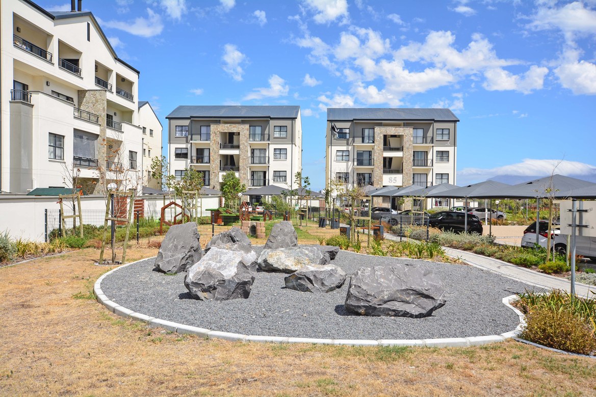 0m² Exclusive First-Floor Living in Fynbos Estate.