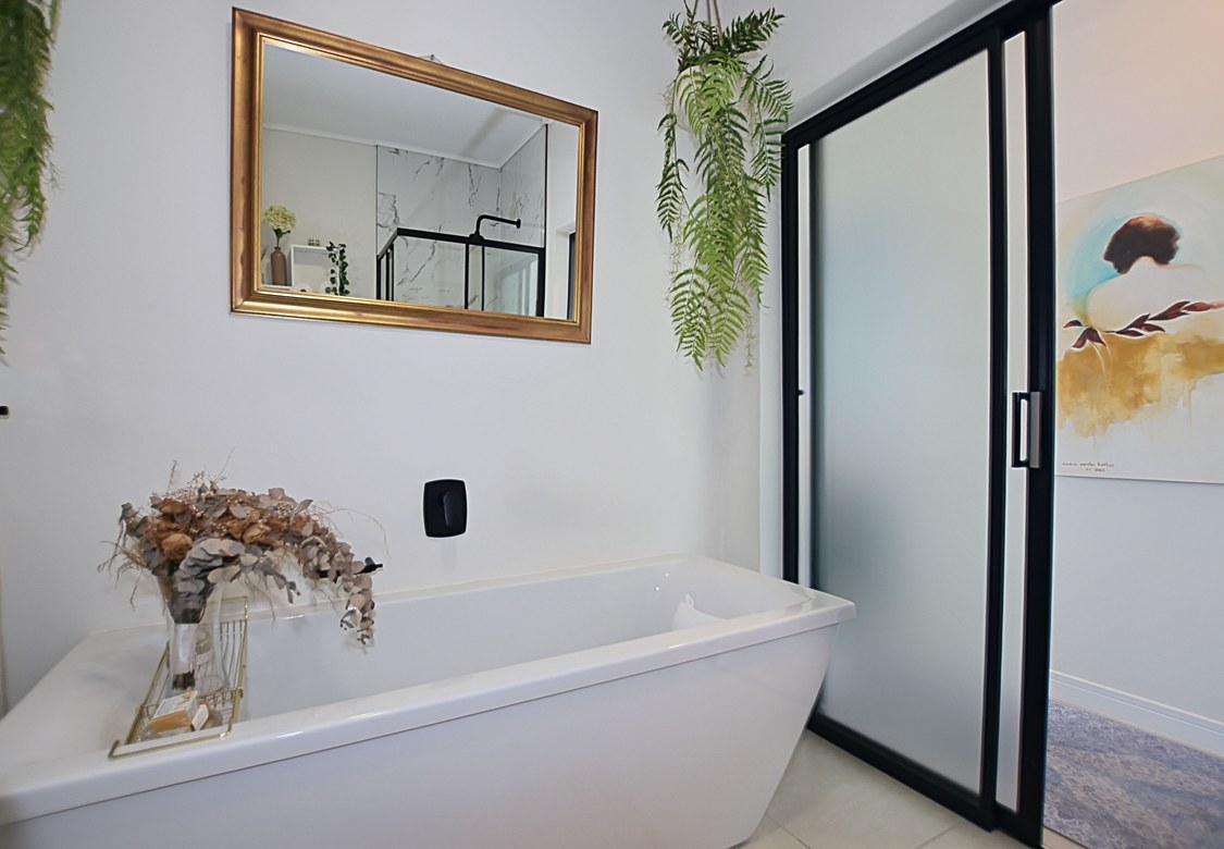 0m² Exclusive First-Floor Living in Fynbos Estate.