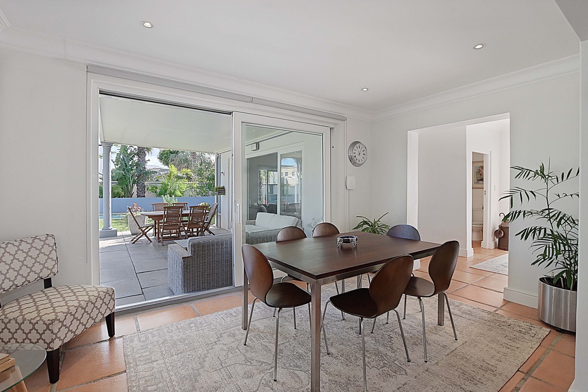 888m² Coastal Lifestyle Living in Sunset Beach 