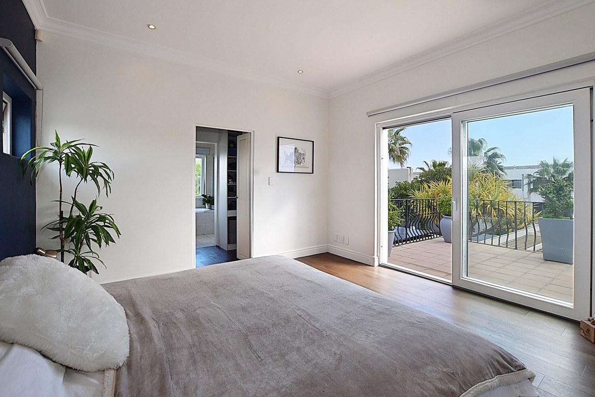 888m² Coastal Lifestyle Living in Sunset Beach 