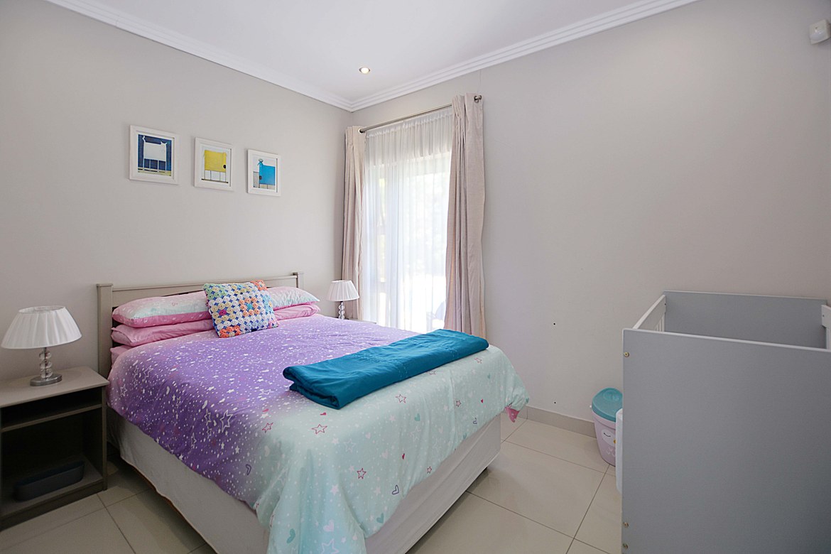 937m² Extremely unique property, located in the sought after flamingo vlei area