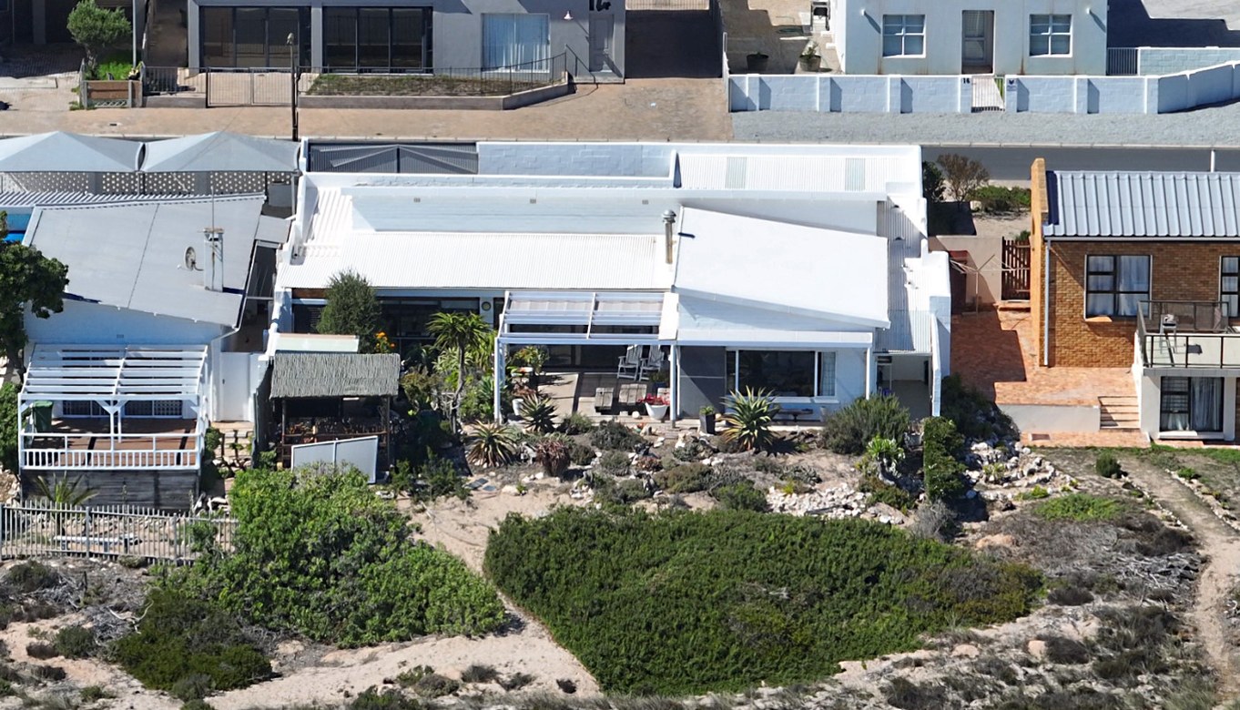 540m² ON the Beach in Beautiful Britannia Bay!