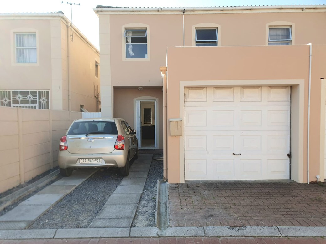 121m² Charming 3-Bedroom Townhouse in Parklands – Your Perfect Family Retreat!