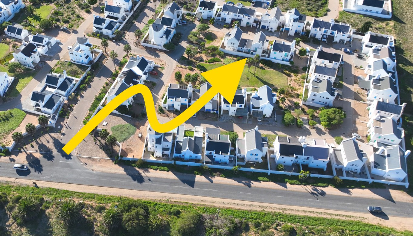 168m² Great Value: Coastal Home +/- 900 meters from Beach