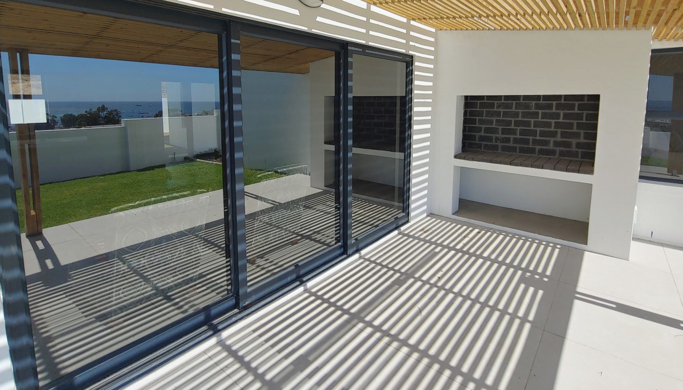 504m² Excellent Value:  Your Luxurious New Coastal Home Awaits!