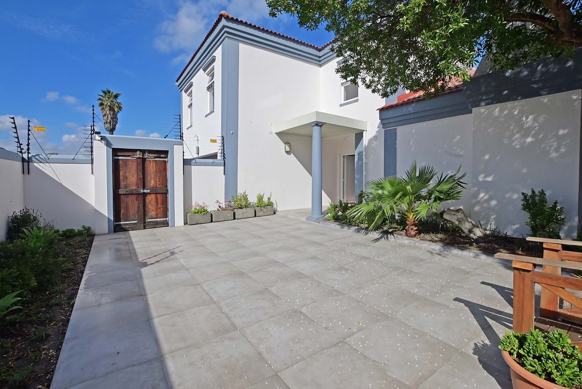 888m² Coastal Lifestyle Living in Sunset Beach 