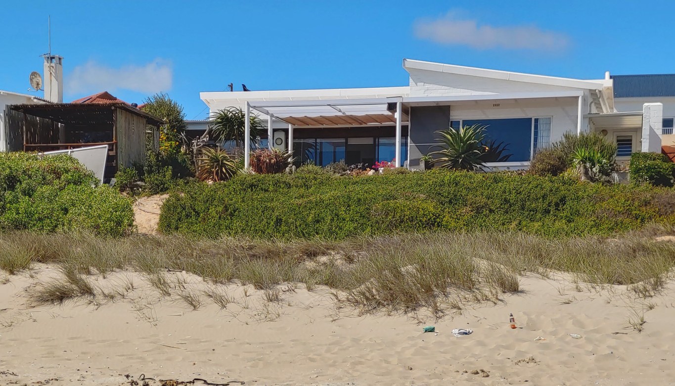 540m² ON the Beach in Beautiful Britannia Bay!