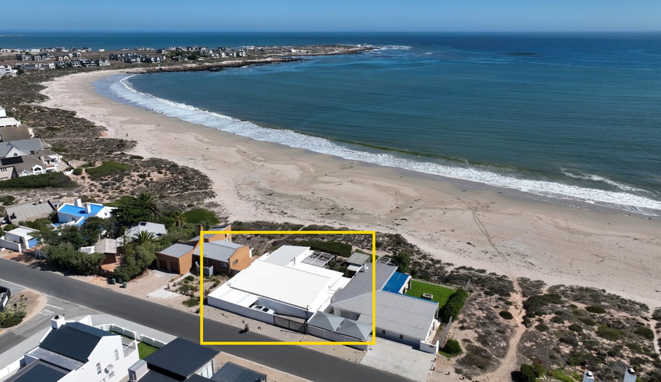 540m² ON the Beach in Beautiful Britannia Bay!