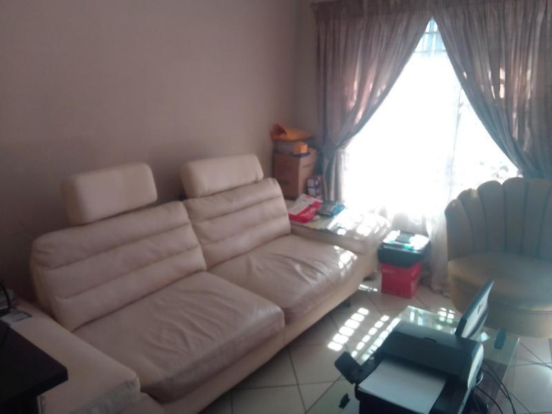 225m² Your Dream Home Awaits!
