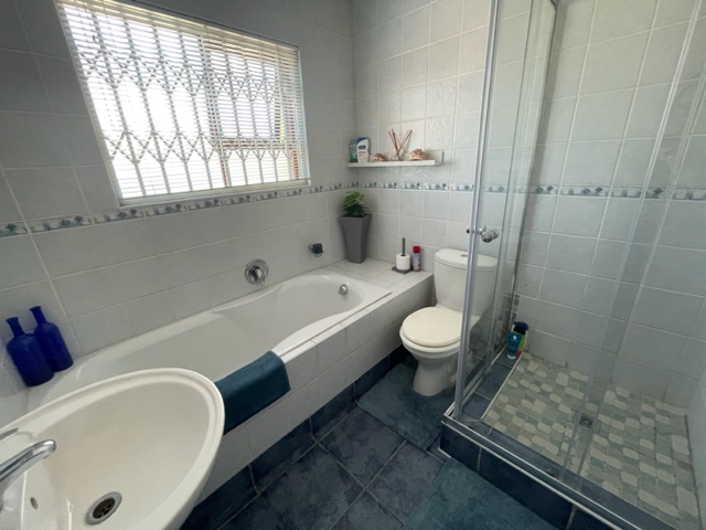 497m² Stunning 6 bedroom Family Home – A True Gem!
