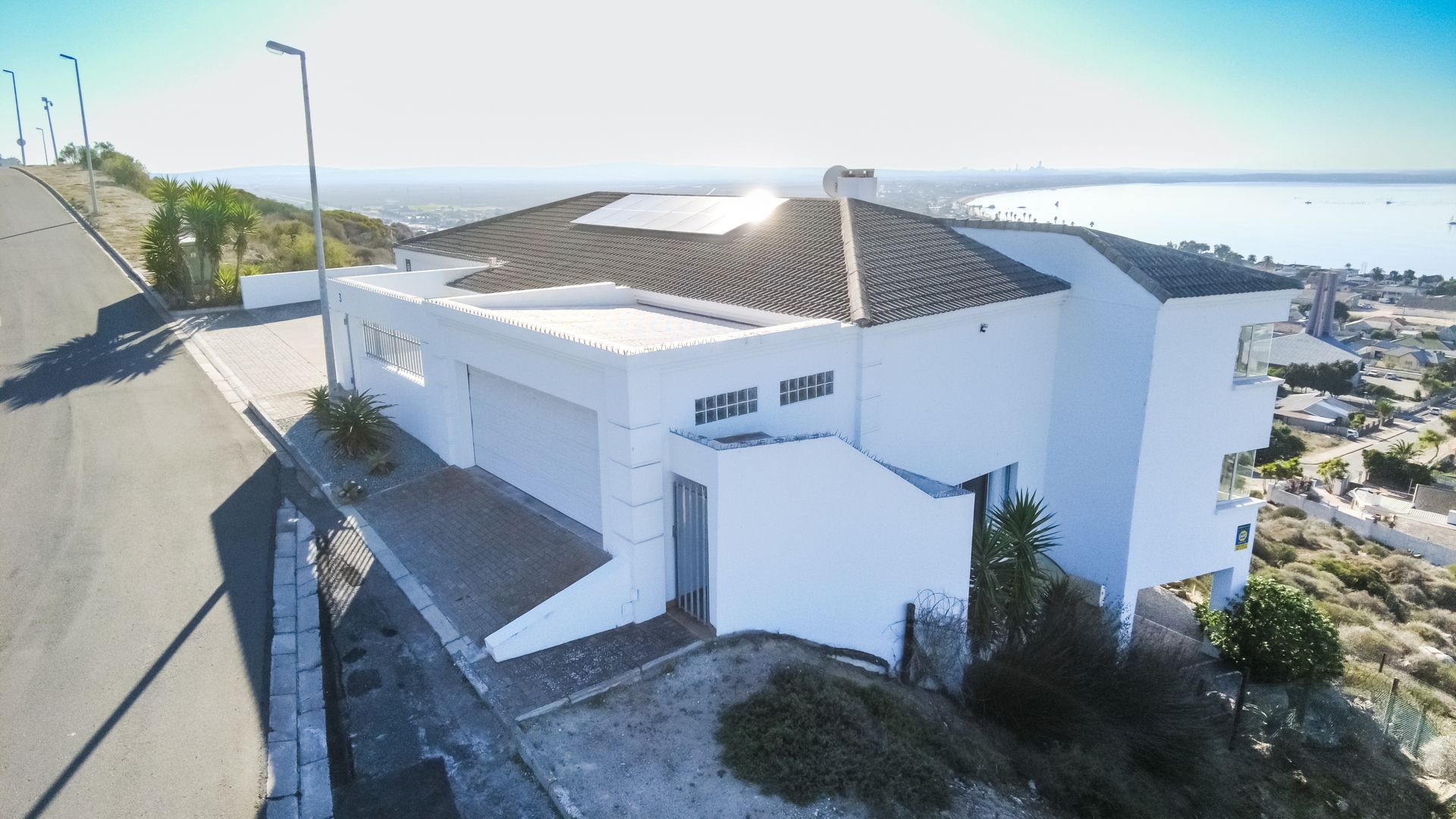 957m² Luxurious 4 Bedroom Home for Sale in Saldanha - Potential Guest House