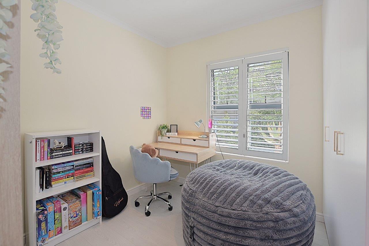 400m² Neat & Inviting Home in Canal West, Sunningdale.