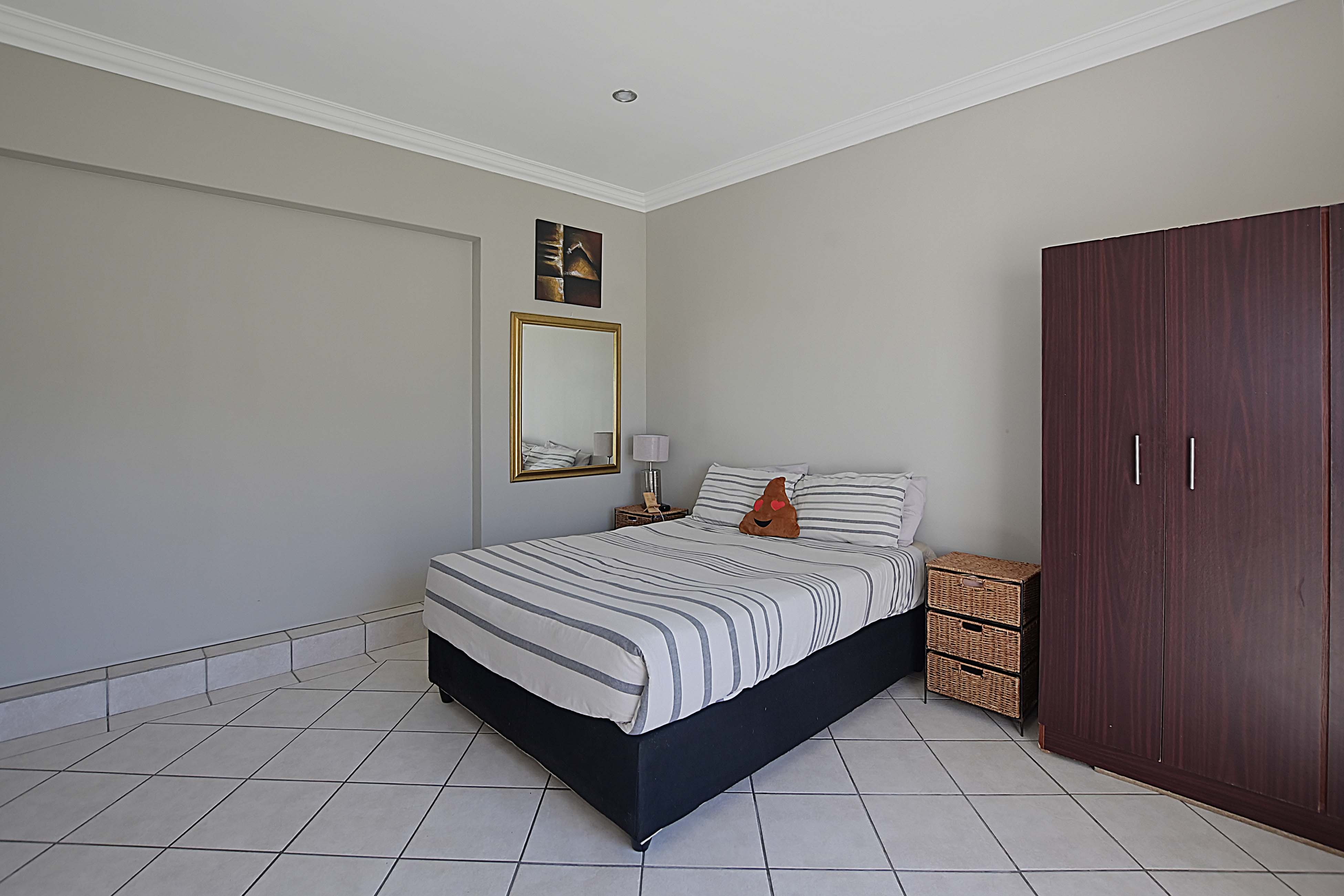 526m² Charming 4-Bedroom Family Home in Tranquil Parklands Pocket.