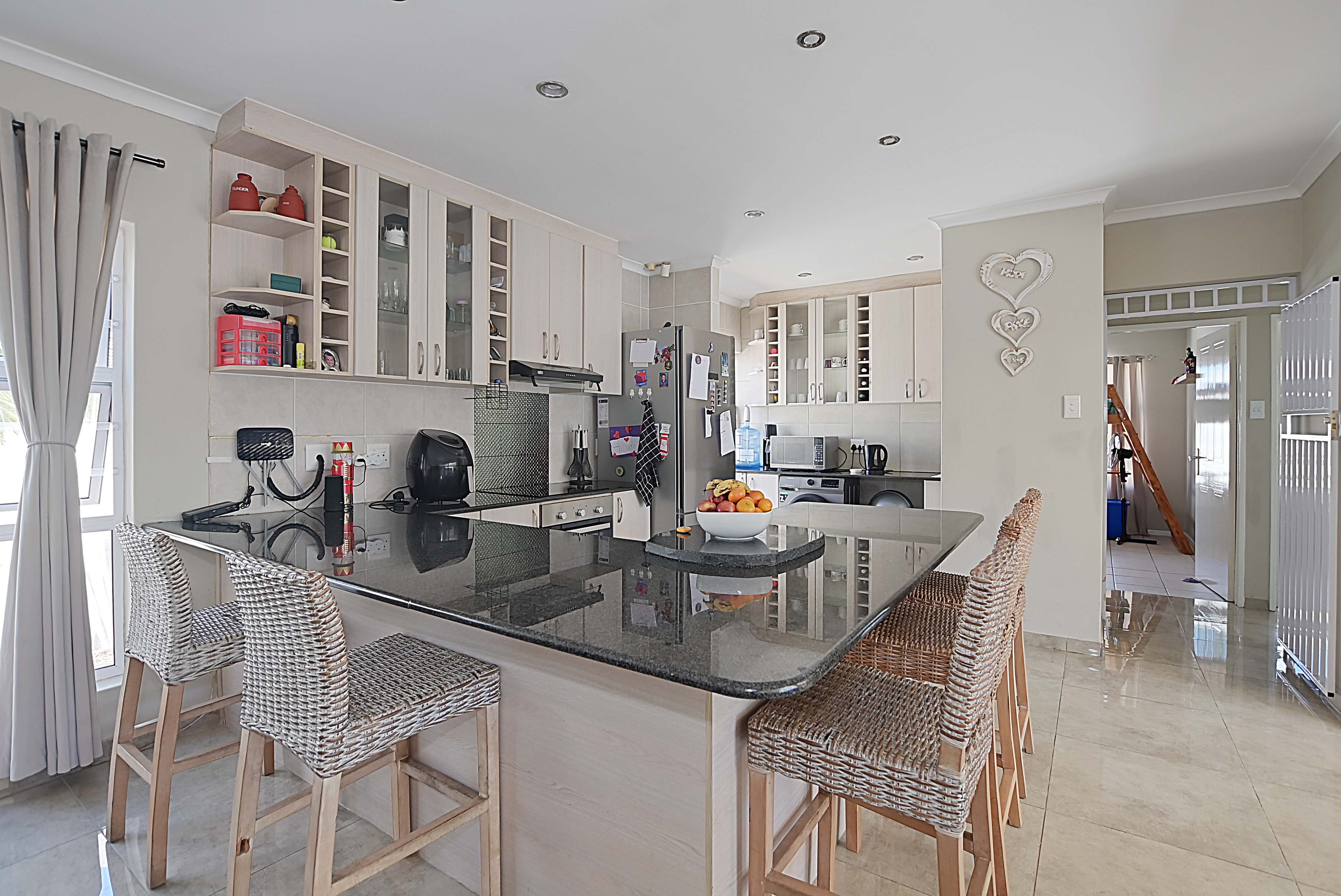 526m² Charming 4-Bedroom Family Home in Tranquil Parklands Pocket.