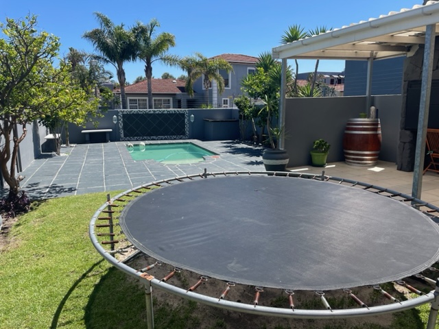 497m² Stunning 6 bedroom Family Home – A True Gem!