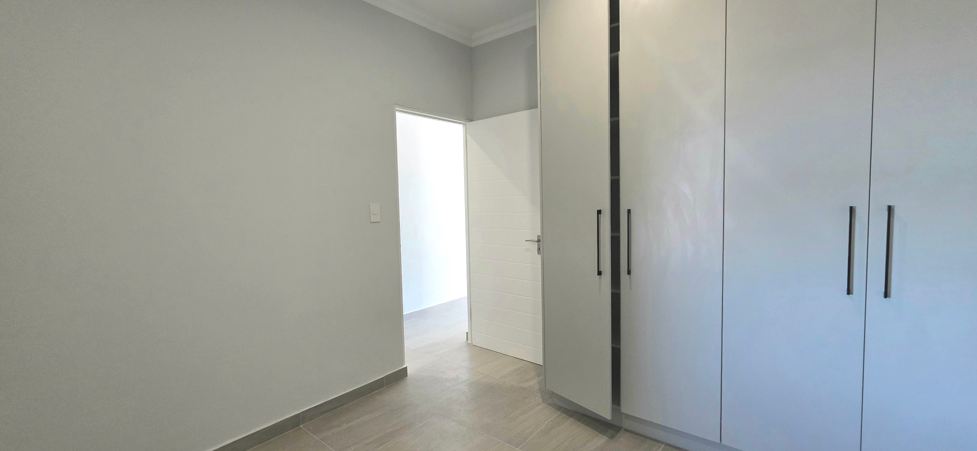 0m² Brand New Top-Floor 1-Bed | North-Facing, Airbnb & Pet Friendly | No Transfer Duty(#25)