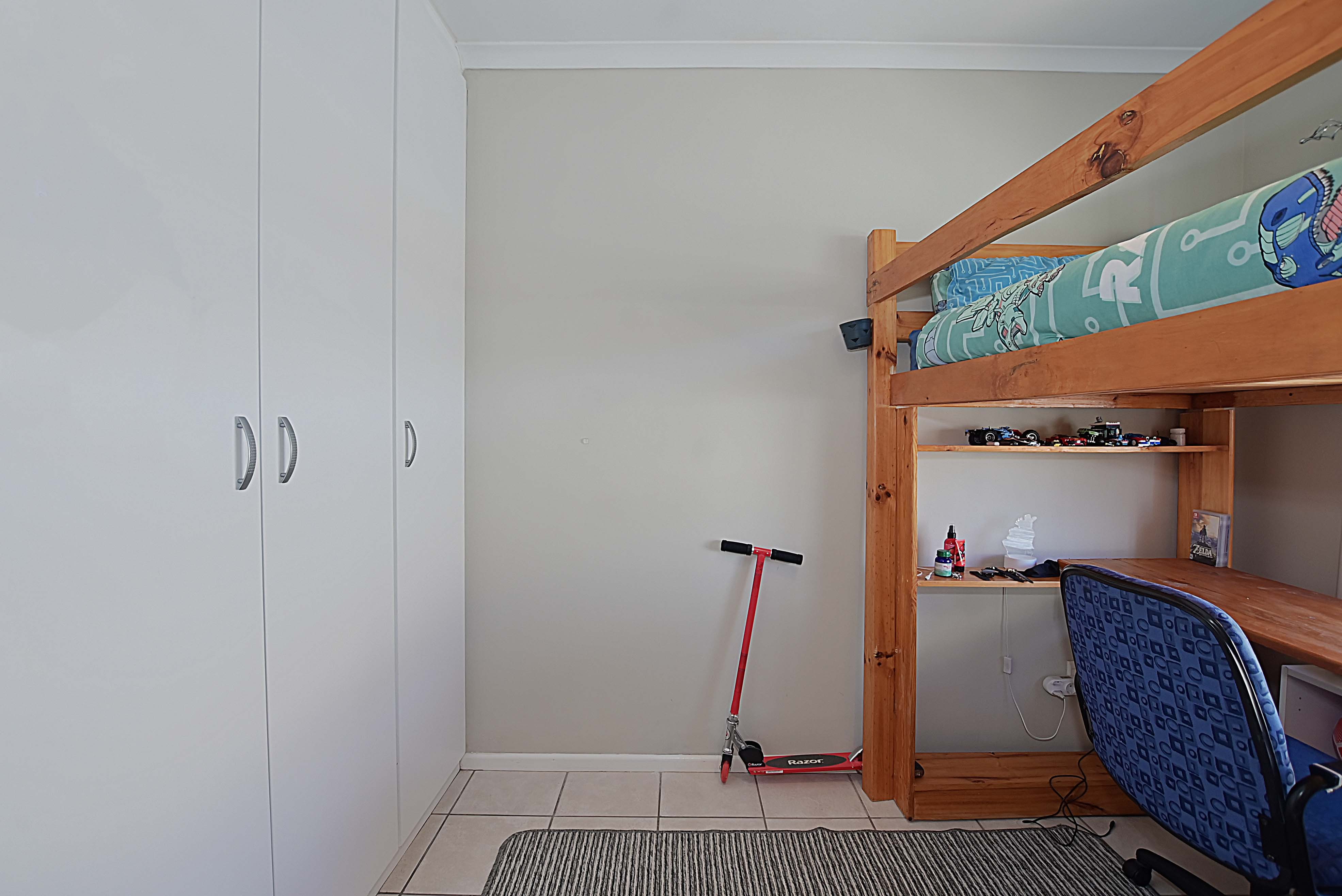526m² Charming 4-Bedroom Family Home in Tranquil Parklands Pocket.