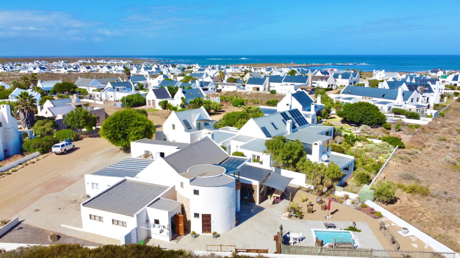 1000m² 4 Bedroom Exceptional Dual-Income Coastal Home in Jacobsbaai 