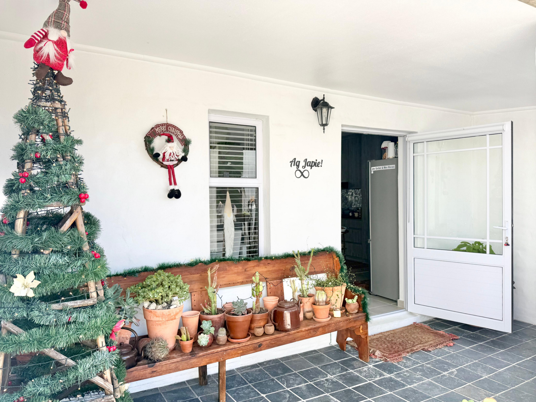 1000m² 4 Bedroom Exceptional Dual-Income Coastal Home in Jacobsbaai 