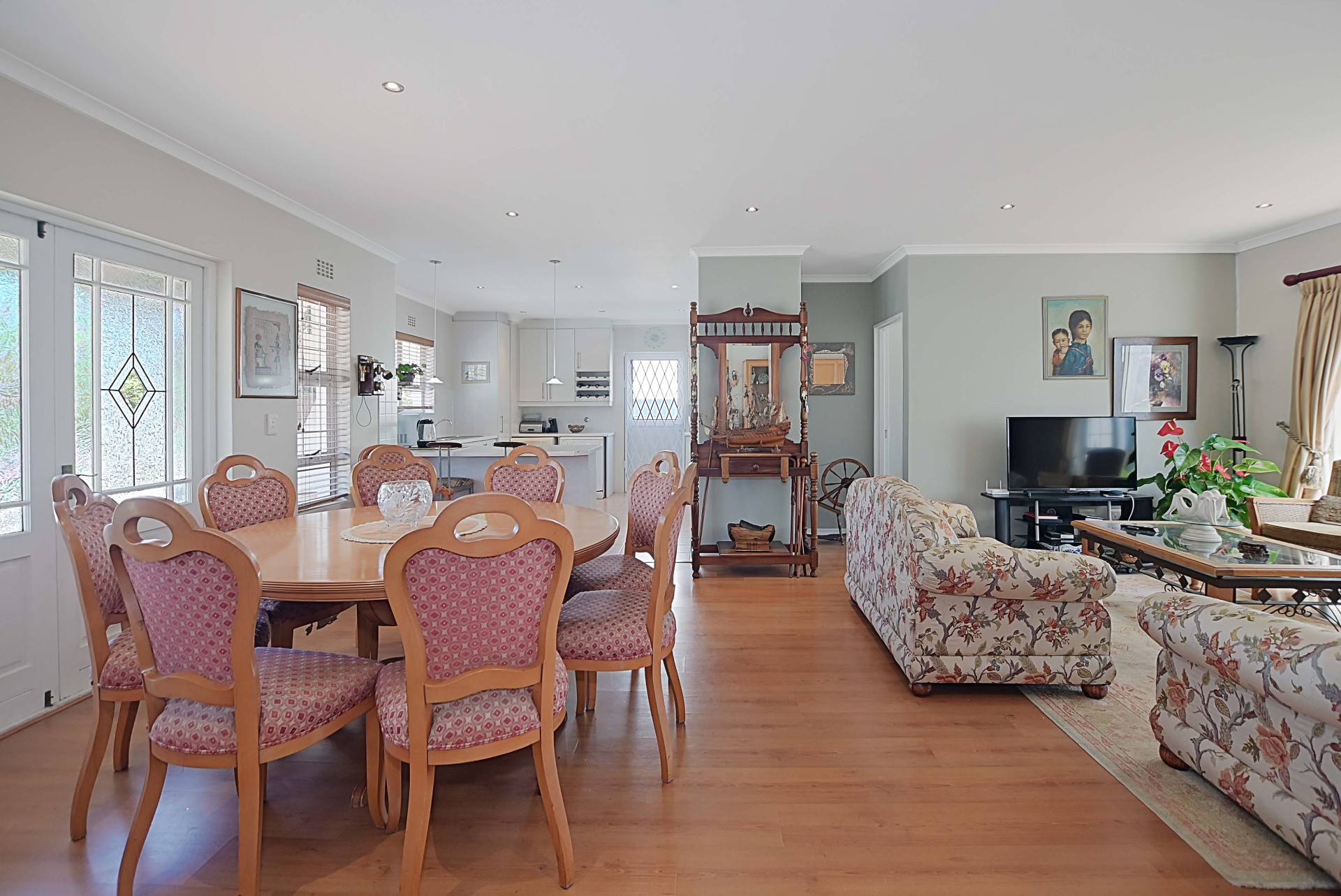 393m² Homes like this are a rare find