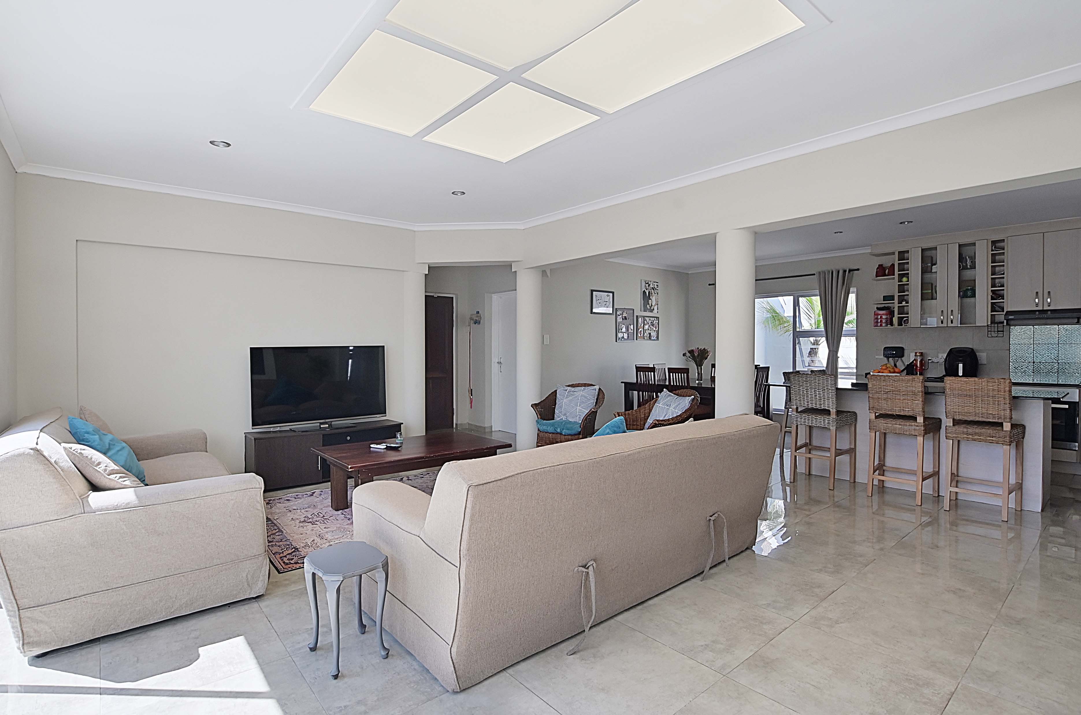 526m² Charming 4-Bedroom Family Home in Tranquil Parklands Pocket.