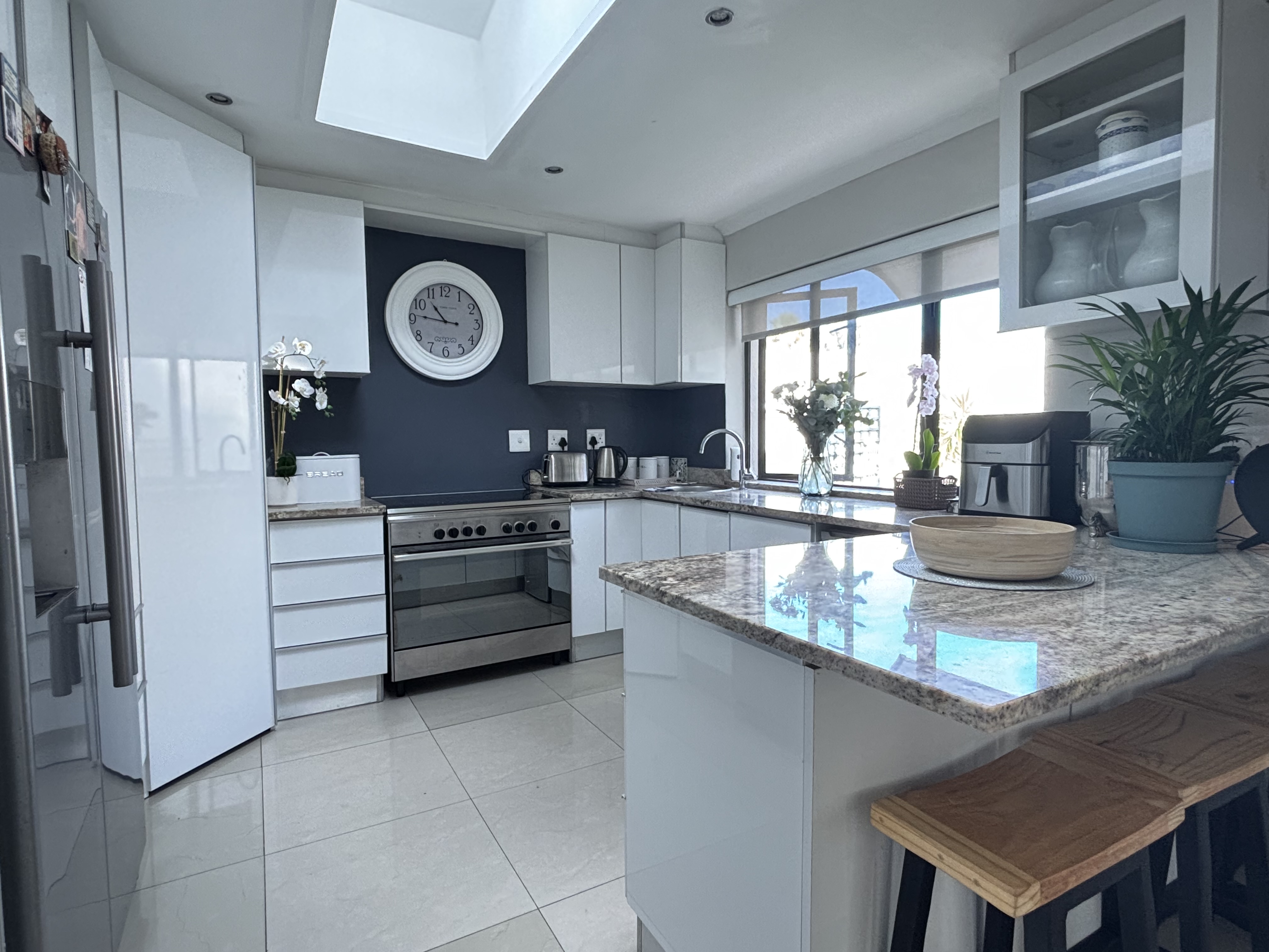 450m² Charming 4-Bedroom Family Home for Sale in West Beach!