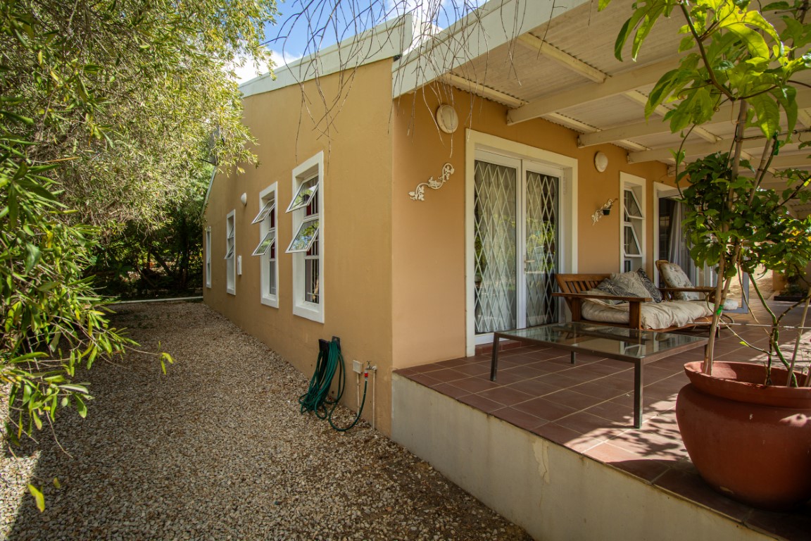 801m² 3 Bedroom house nestled in ever popular Riebeek Kasteel!