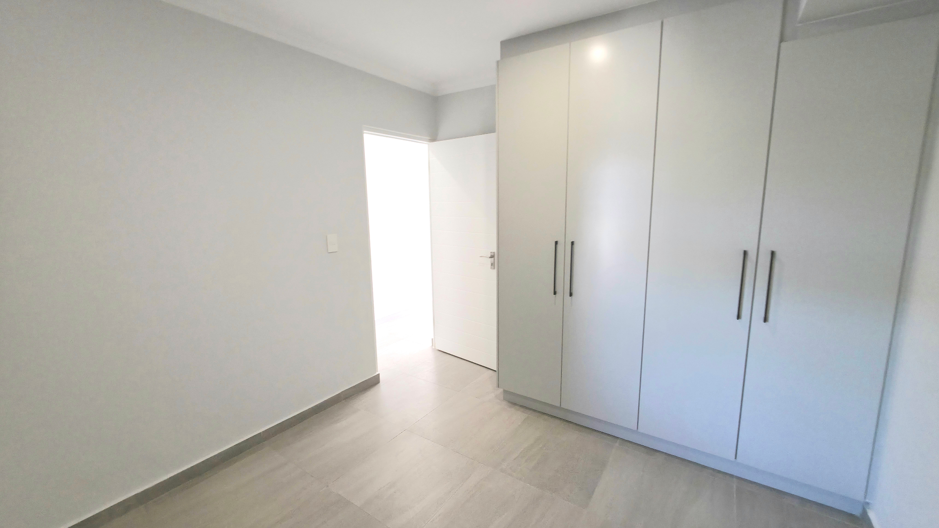 0m² Sunny Brand New 1 Bedroom(#7) Apartment is North Facing= all day sun ++ Pet & Airbnb Friendly | No Transfer Duty.