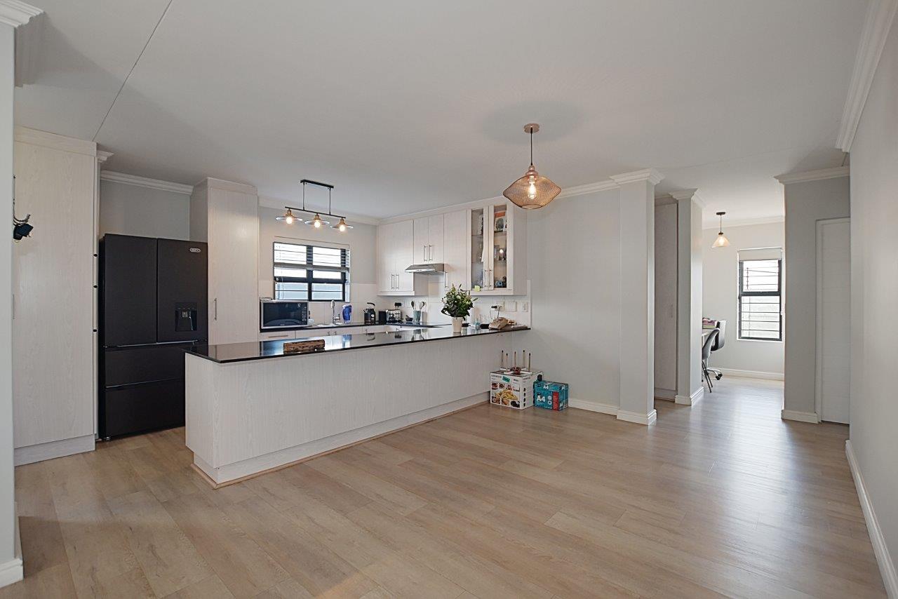 510m² Neat as a Pin – Modern 3-Bedroom Gem in the Heart of Sunningdale!