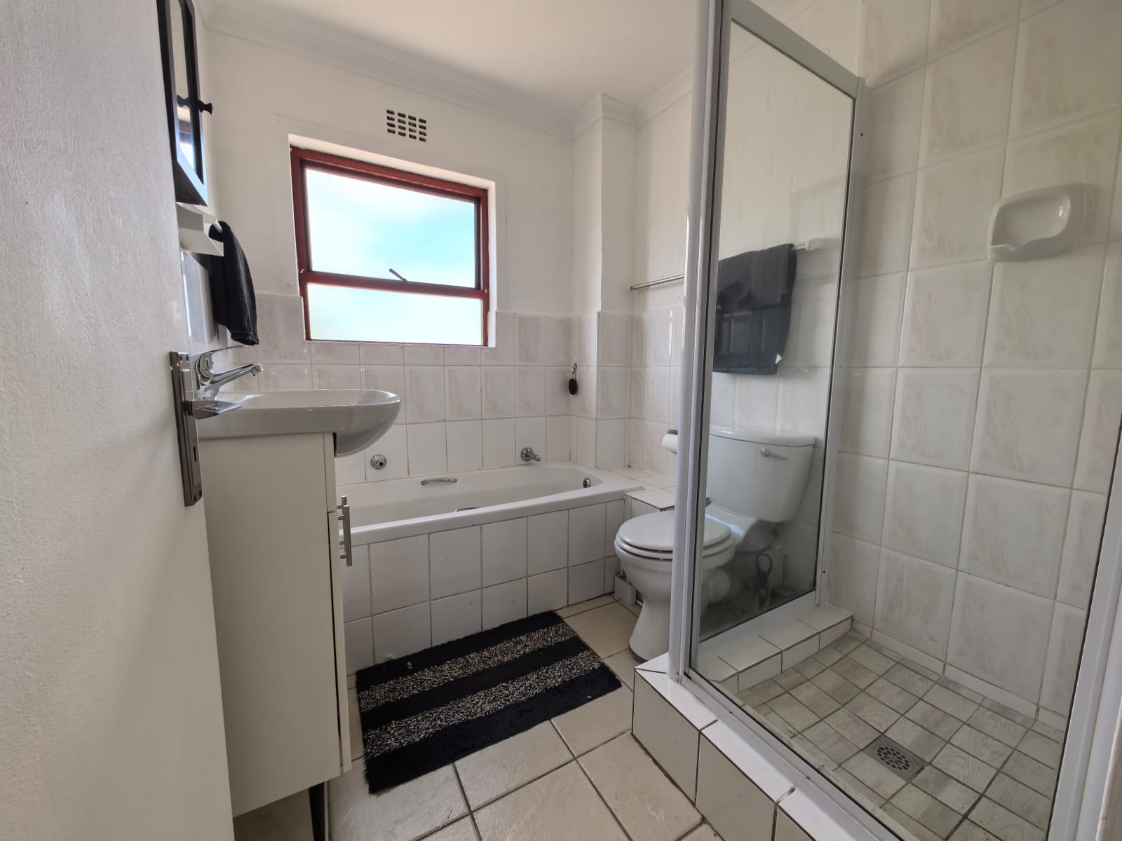 0m² Ideal Investment or First Home in Secure Complex with Cape Dutch Charm