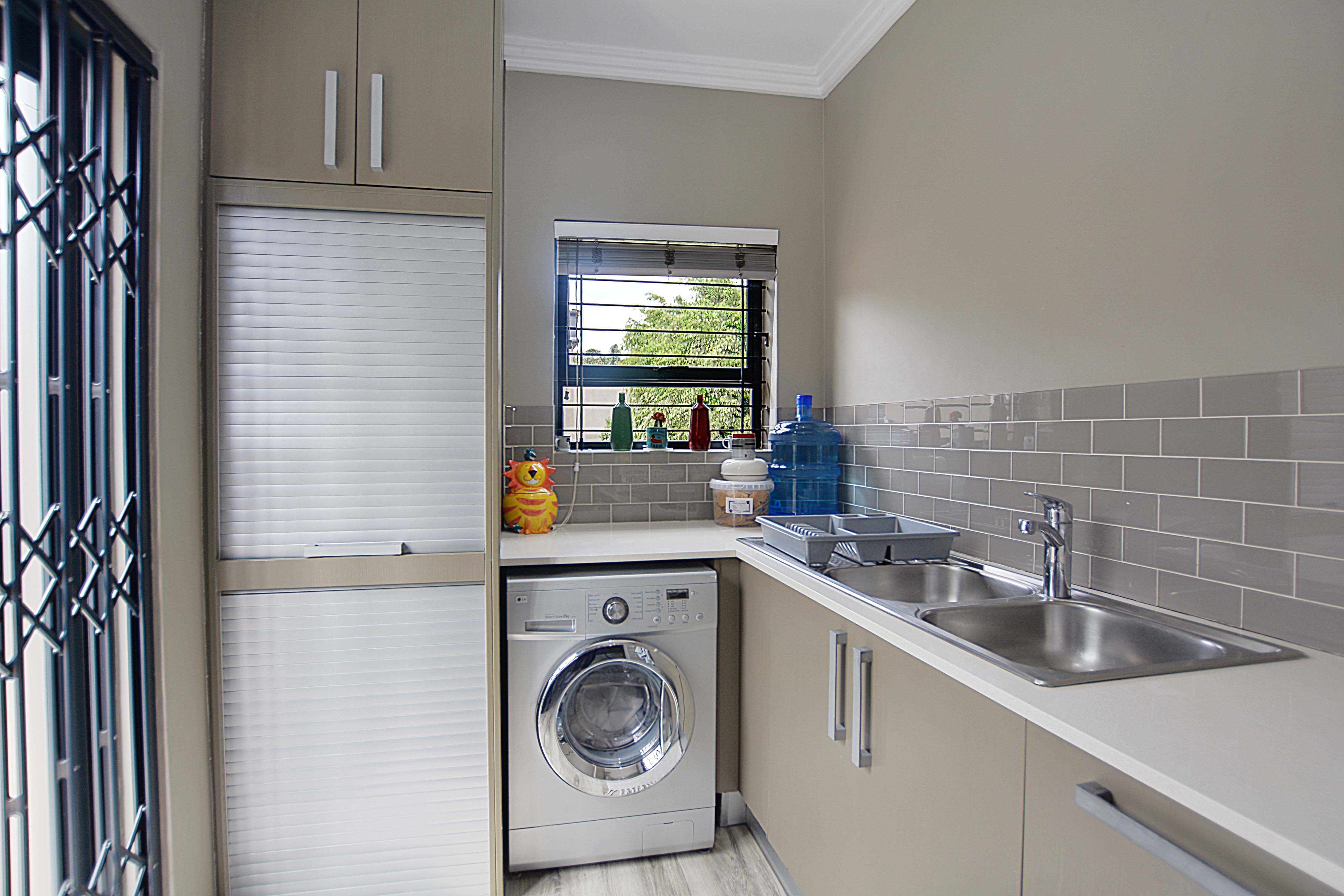 937m² Extremely unique property, located in the sought after flamingo vlei area