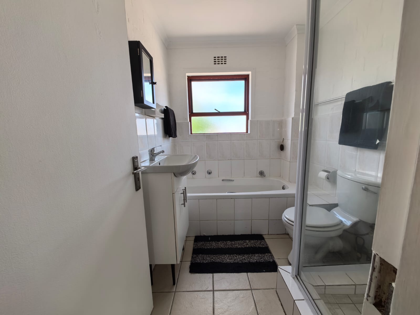 0m² Ideal Investment or First Home in Secure Complex with Cape Dutch Charm
