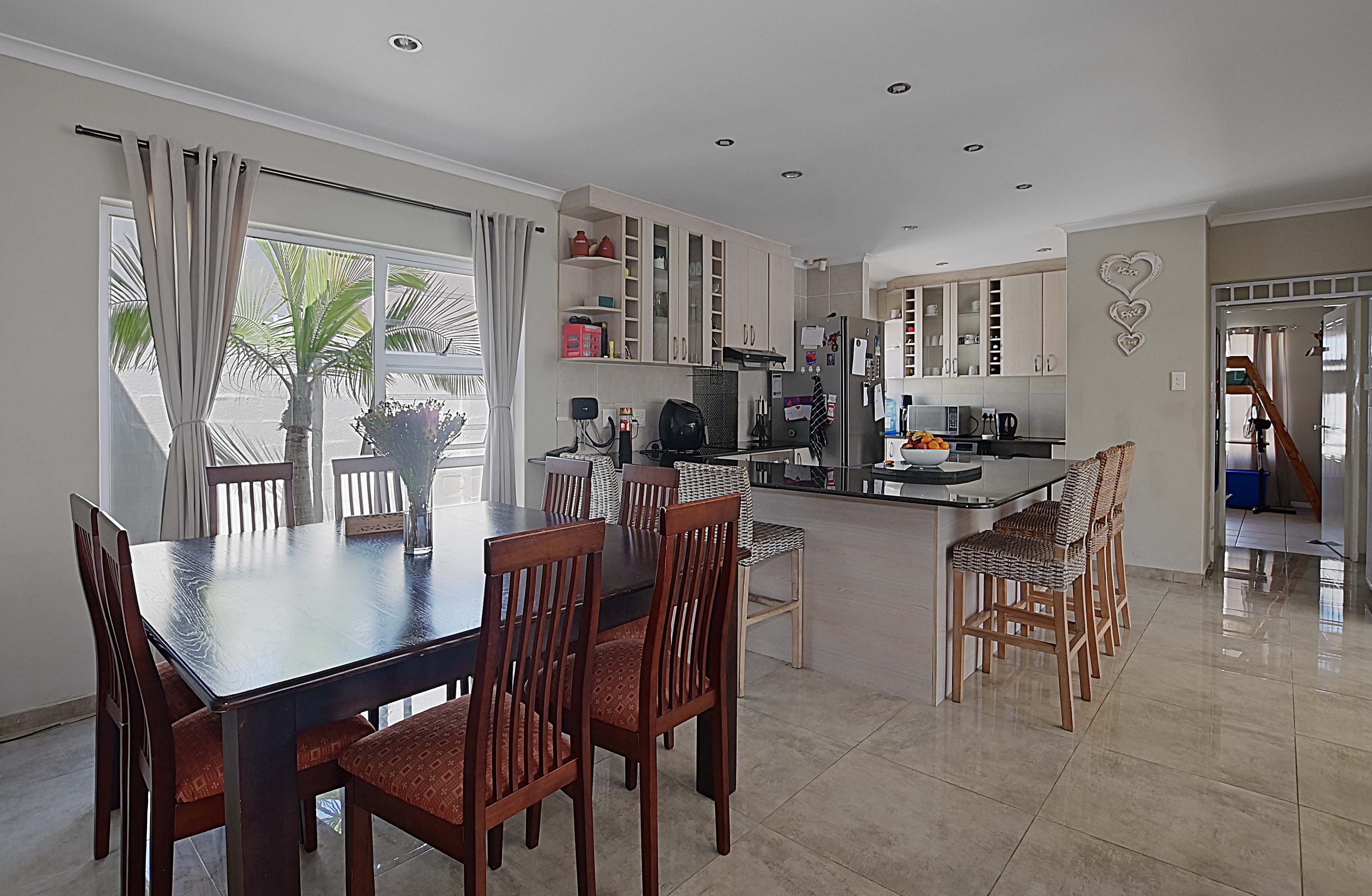 526m² Charming 4-Bedroom Family Home in Tranquil Parklands Pocket.