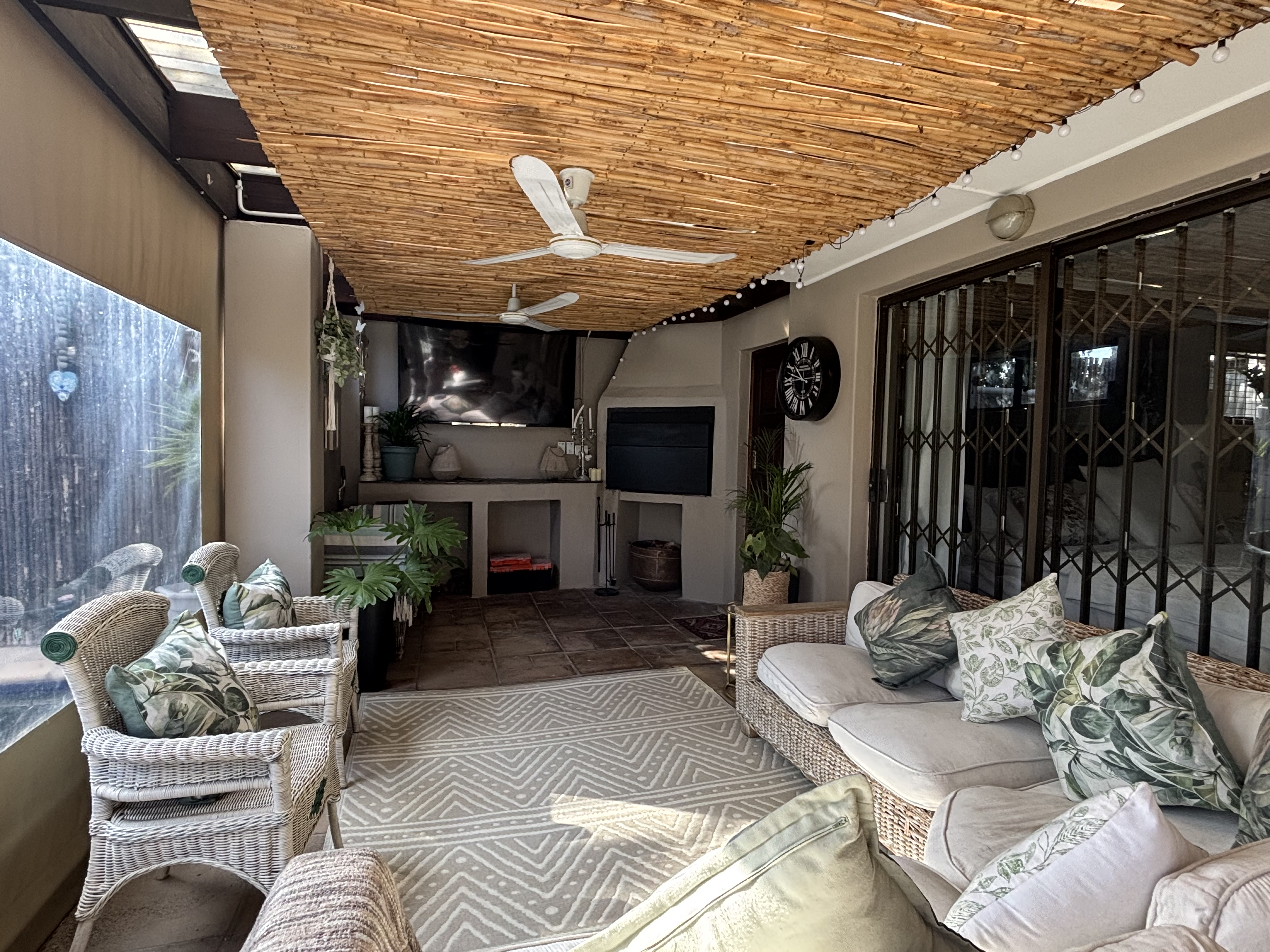 450m² Charming 4-Bedroom Family Home for Sale in West Beach!