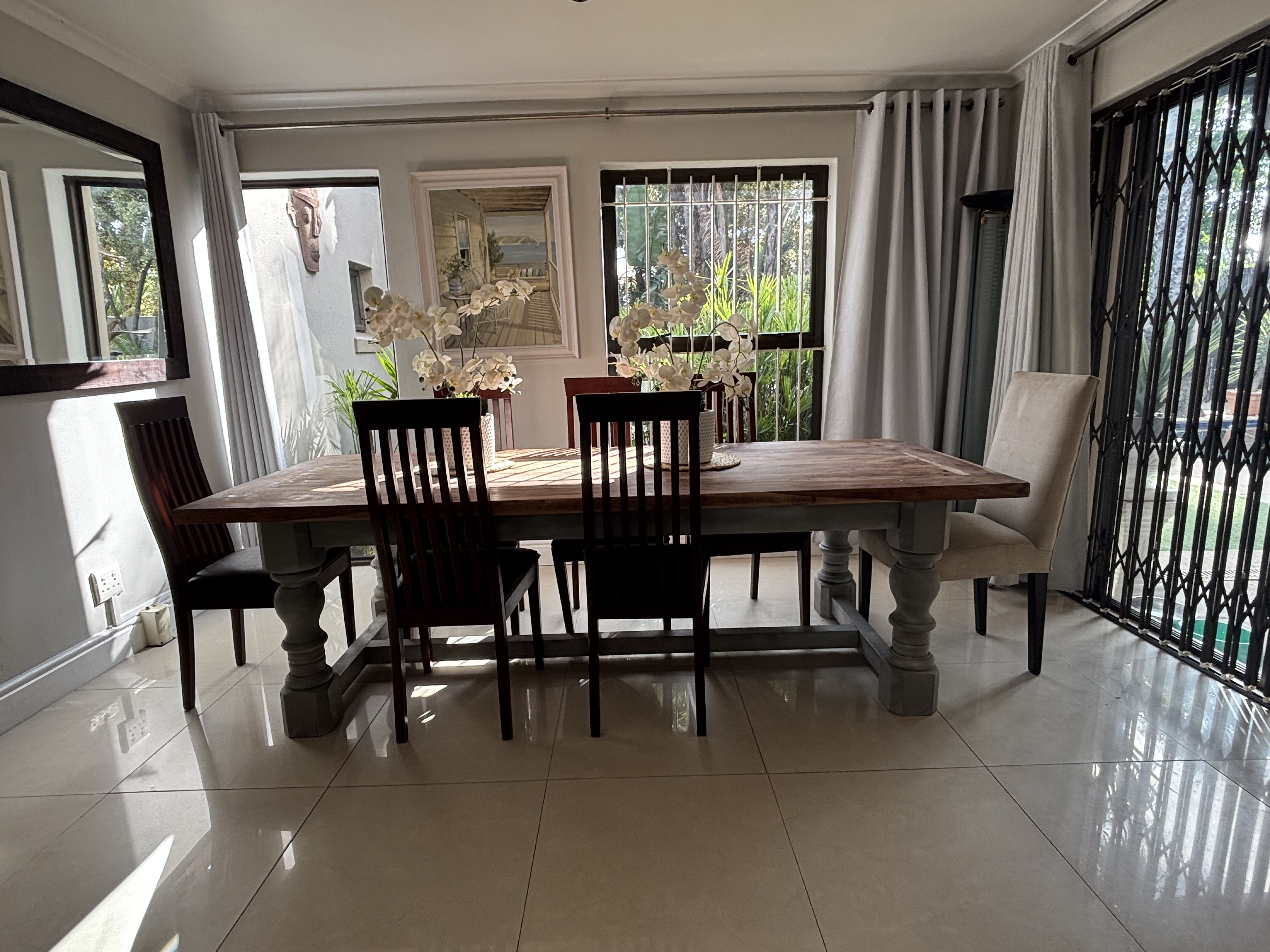 450m² Charming 4-Bedroom Family Home for Sale in West Beach!