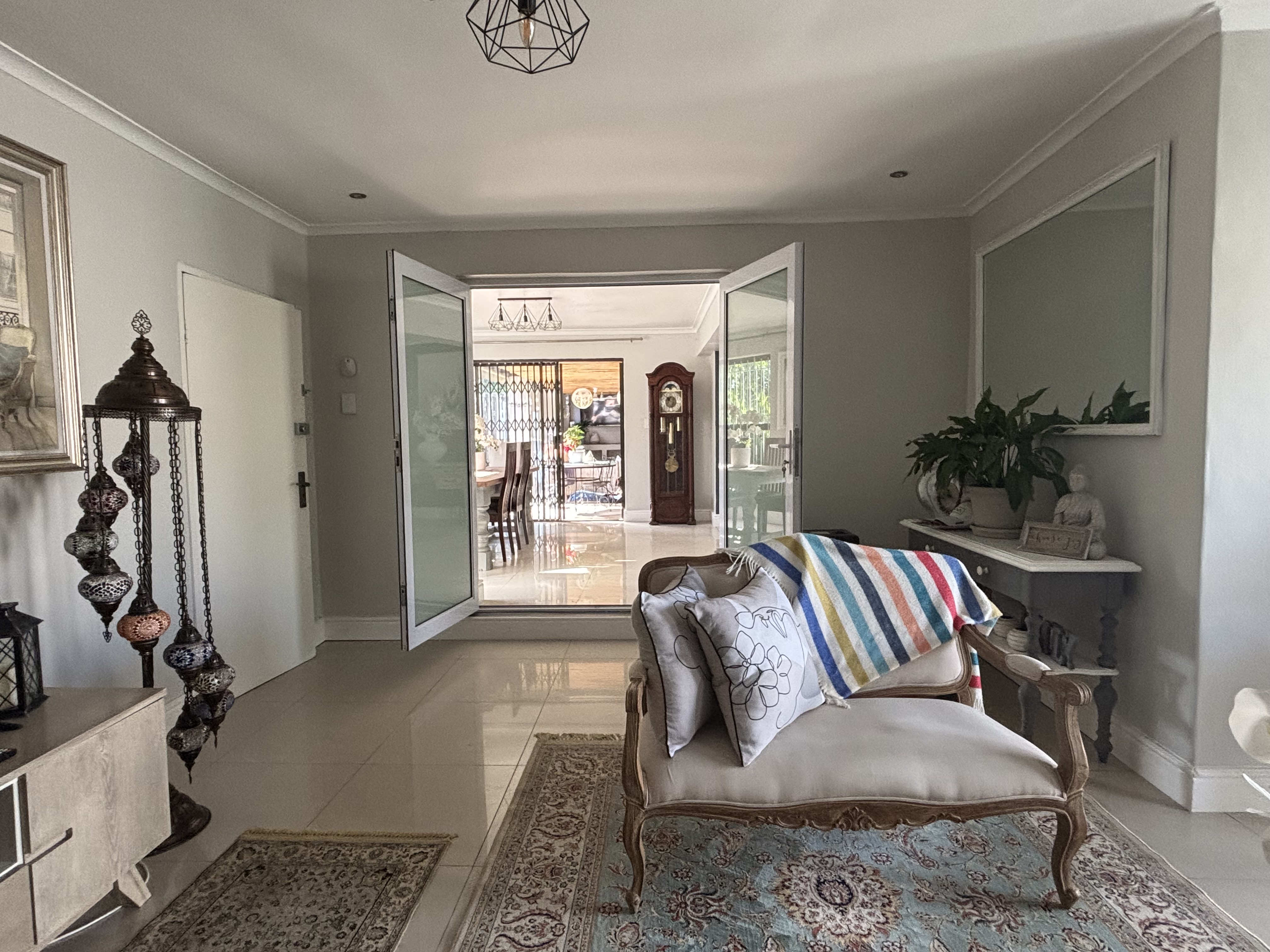 450m² Charming 4-Bedroom Family Home for Sale in West Beach!