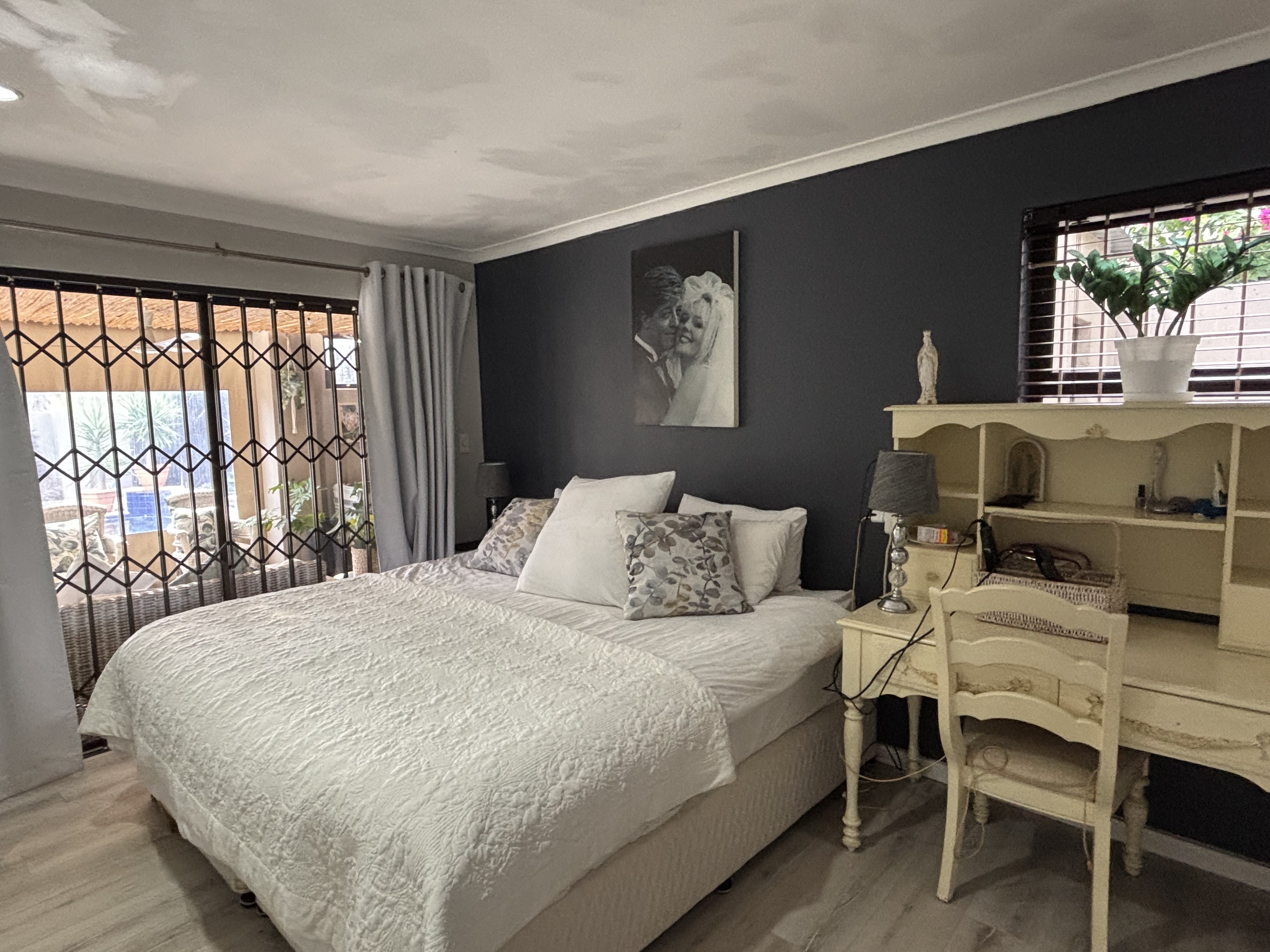 450m² Charming 4-Bedroom Family Home for Sale in West Beach!