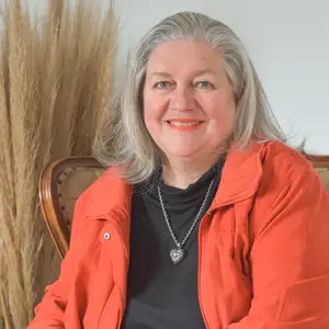 Ms Louise Nel